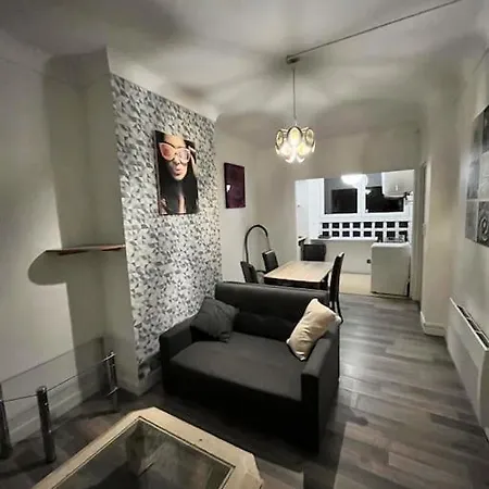Апартаменты Petit T2 Proche Centre Et Gare *